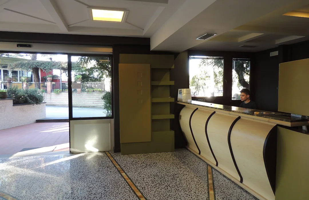 Hotel Zeus-1